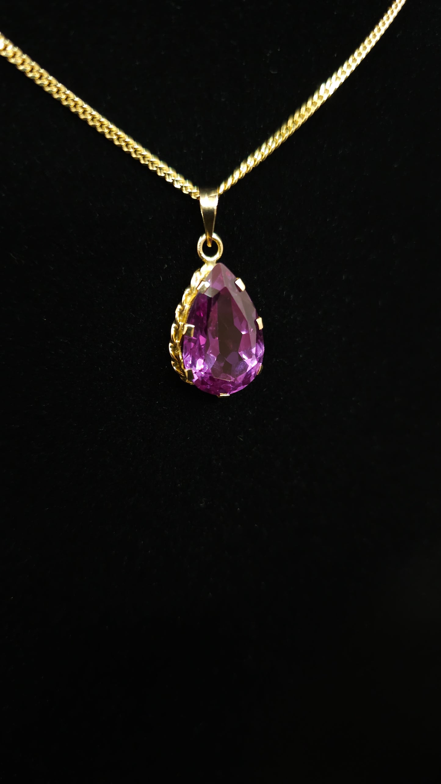 Halskette mit violettem Amethyst