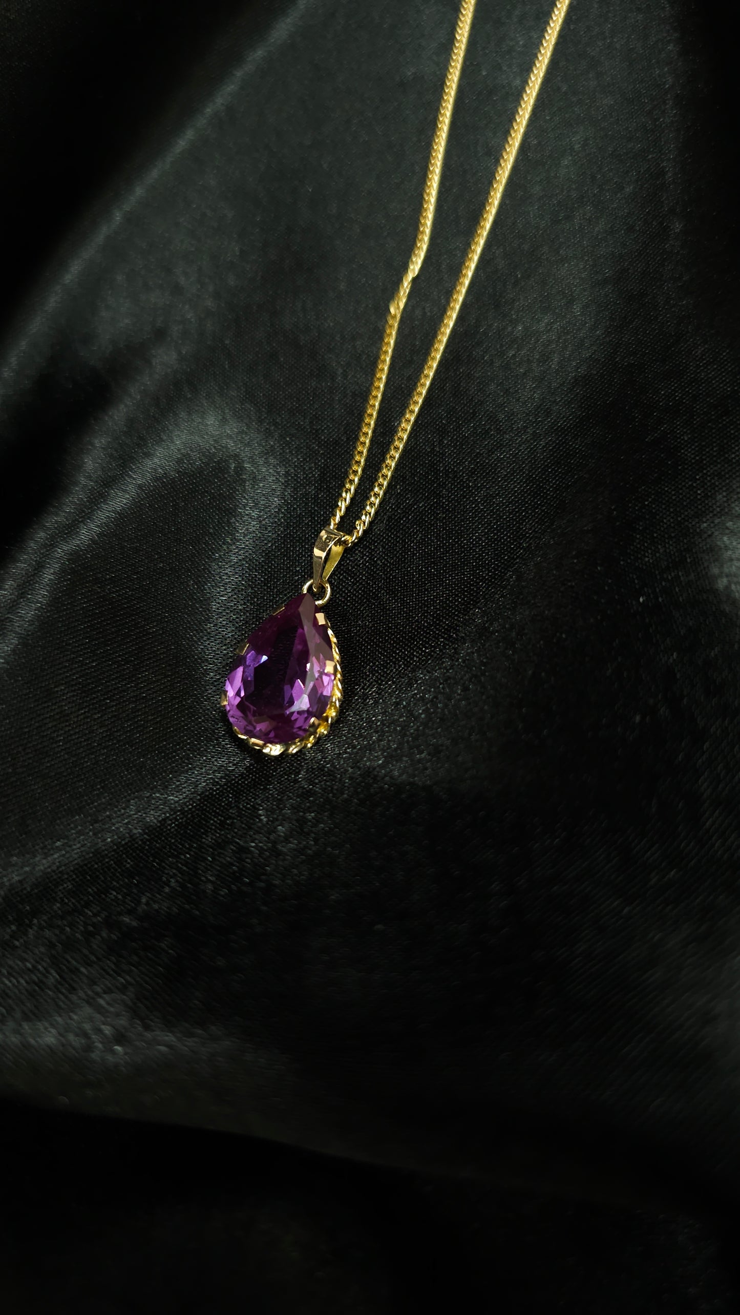 Halskette mit violettem Amethyst