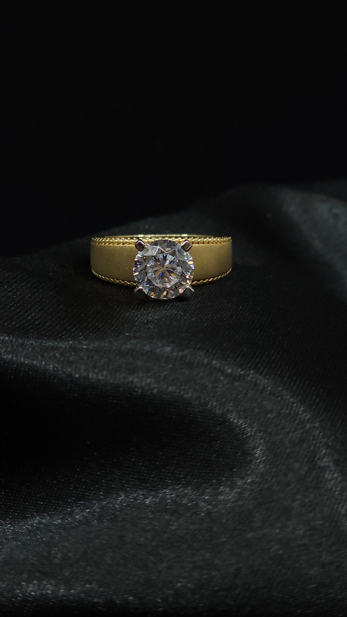 Ring mit Zirkonia