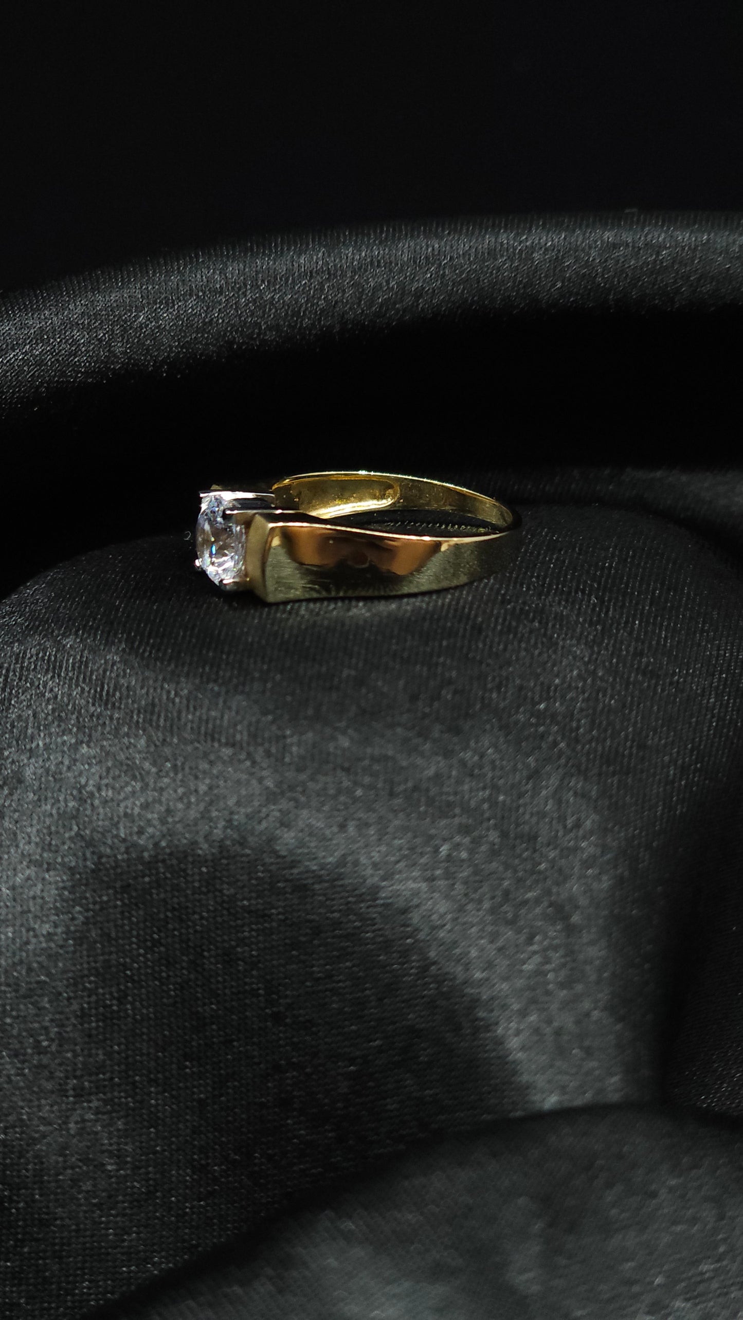 Ring mit Zirkonia