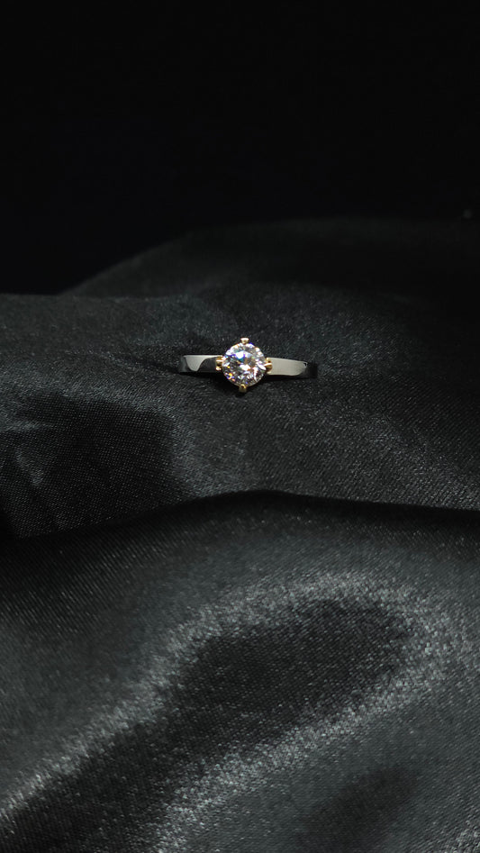 Ring mit Zirkonia