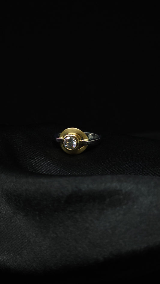 Ring mit Zirkonia