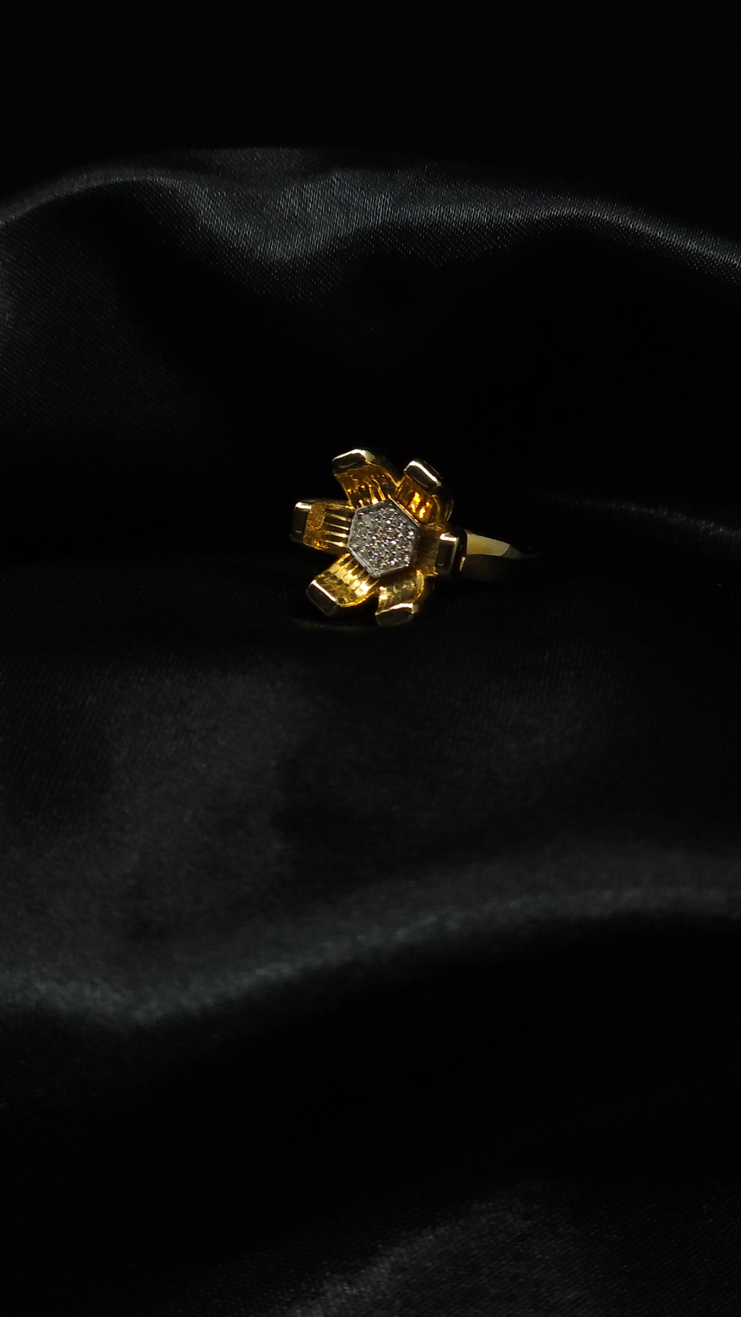 Ring mit Blumensiegel